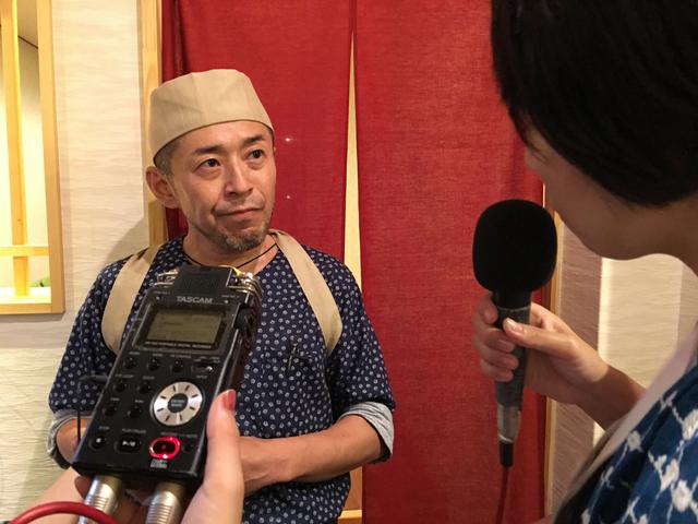 画像2: 中村社長、店長 ナカオカさん そして(応援に来ていた)餃子王石橋店店長 兼 ブランドマネージャー カワノさんに コンセプトやこだわりメニューなどをおききしました!