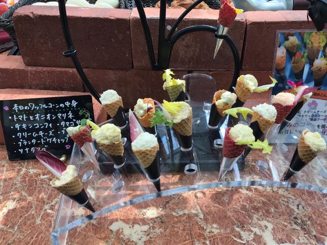 画像1: テーマはフルーツとお肉
