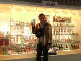 画像: 福山雅治さんと同じ格好したつもりらしいですが、全然違う、、、Σ(-∀-;)