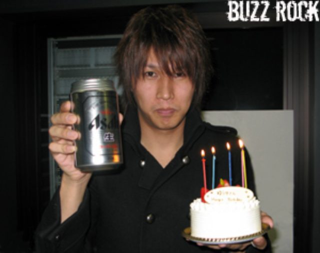 画像: ゆうやさん、お誕生日おめでとう!!! (ケーキ&プレゼントのスパードライ貯金箱) だっふんだ(・ε・)
