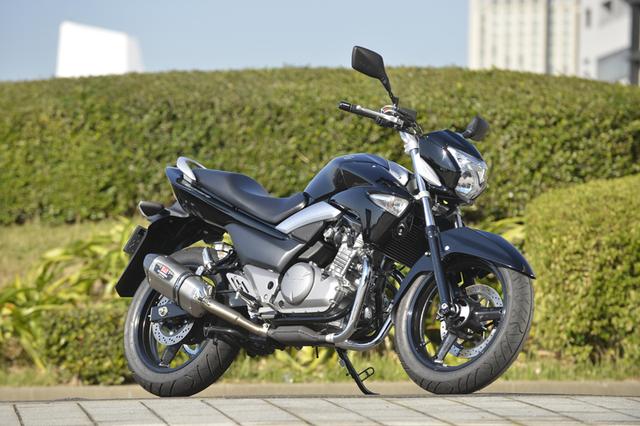 画像: ちなみに、装着しているスリップオンの素材と価格は 「SSC (ステンレスカバー/カーボンエンドタイプ)6万5100円」です。