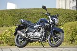画像: ちなみに、装着しているスリップオンの素材と価格は 「SSC (ステンレスカバー/カーボンエンドタイプ)6万5100円」です。