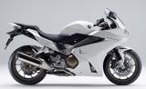 画像: VFR800F(パールグレアホワイト)