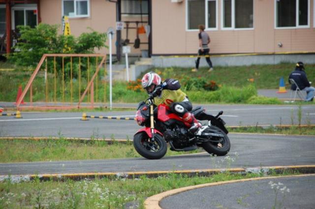 画像: 余談ですがヘルメットは今月買い替えたばかりです。(^^)