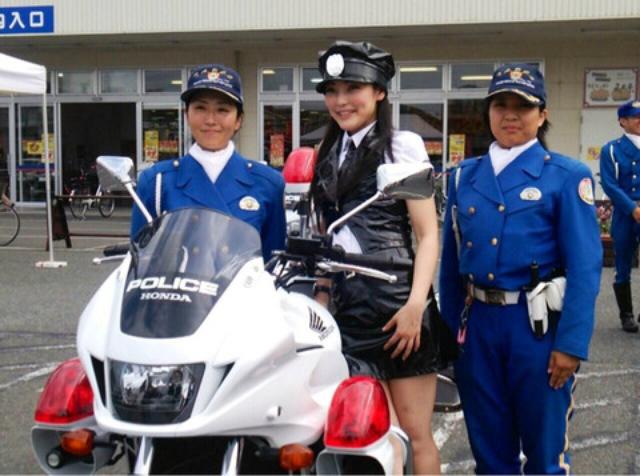 画像6: ミニスカポリスで、超久々の出動です!(福山理子)