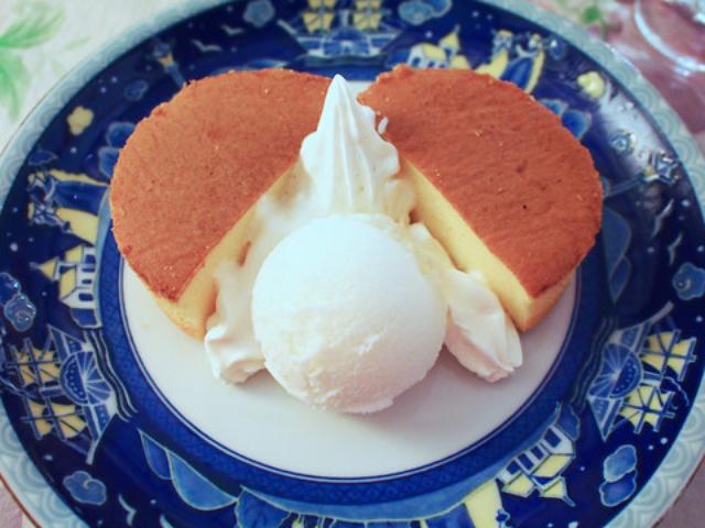 画像: ブルートスプレート(季節のスープ付き)1200円とパンケーキアイス500円。 美味しかったですよ〜