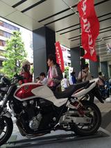 画像12: 女子だけでパレード。(福山理子)