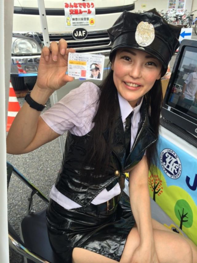 画像4: ミニスカポリスで、超久々の出動です!(福山理子)