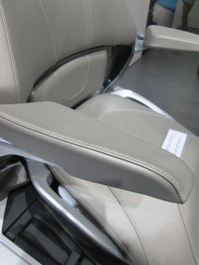 画像5: <理子の東京モーターショー2013見聞録> バイクに革ジャンに女の子 (BMW編)