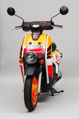 画像3: MotoGPのパドックに、レプソルカラーのEV-neoが登場!