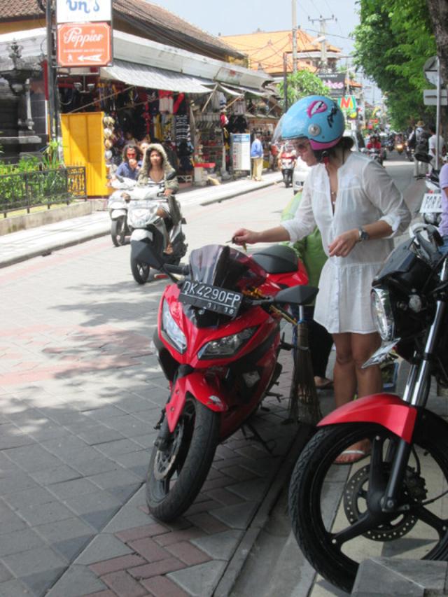 画像7: バリのレンタルバイク事情を、ちょっとだけお届け(福山理子)
