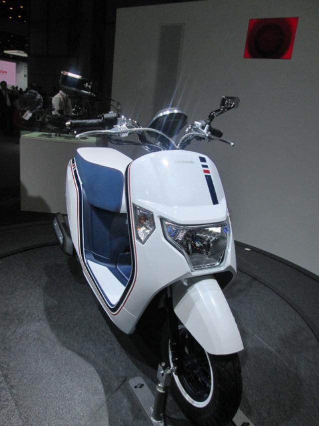 画像4: <理子の東京モーターショー2013見聞録>かわいいお姉さんと、かわいいバイク(ホンダ編 その2)