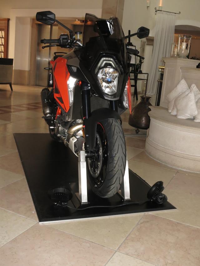 画像5: 「KTM 1290 SUPER DUKE GT」の国際試乗会に参加中!