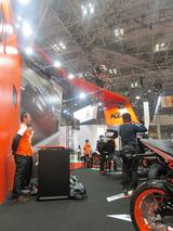 画像1: <理子の東京モーターショー2013見聞録> どうやって遊ぼうかな♪(KTM編)