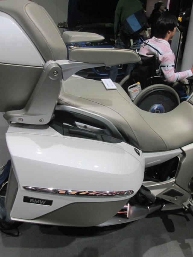 画像3: <理子の東京モーターショー2013見聞録> バイクに革ジャンに女の子 (BMW編)