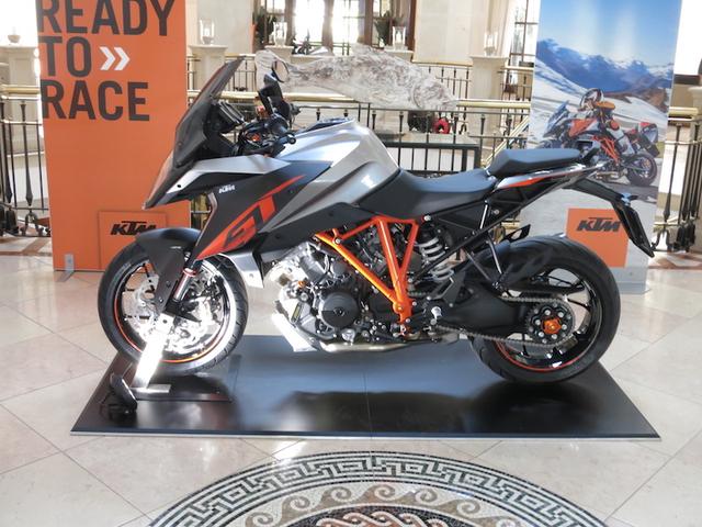 画像3: 「KTM 1290 SUPER DUKE GT」の国際試乗会に参加中!