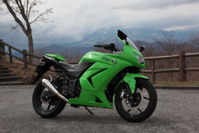 画像: 今回の商品はスリップオンタイプだけど、装着するだけでバイクの質感が大幅アップ。 大人のライダーにおススメです!