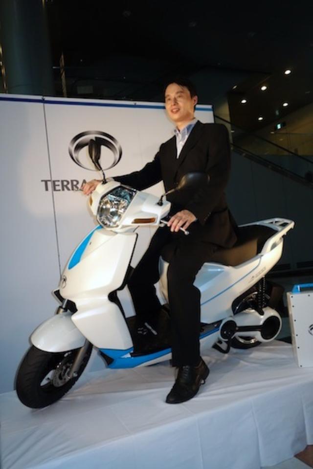 画像7: 世界初! スマートフォン連携機能を備えた電動スクーター「A4000i」をテラモーターズが発表!