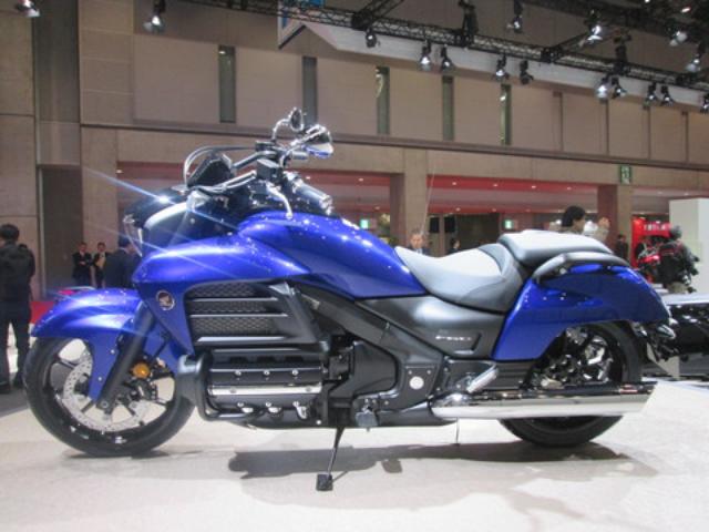 画像2: <理子の東京モーターショー2013見聞録>「枠にはまるな。」のHONDAです(ホンダ編 その1)