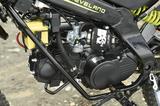 画像: 空冷のOHC2バルブエンジンは106.7cc。元気よく回ってくれるのが楽しいシングルユニットだ。日本仕様のスペックは未公表だが、本国のアメリカ仕様では7HPを発揮する。