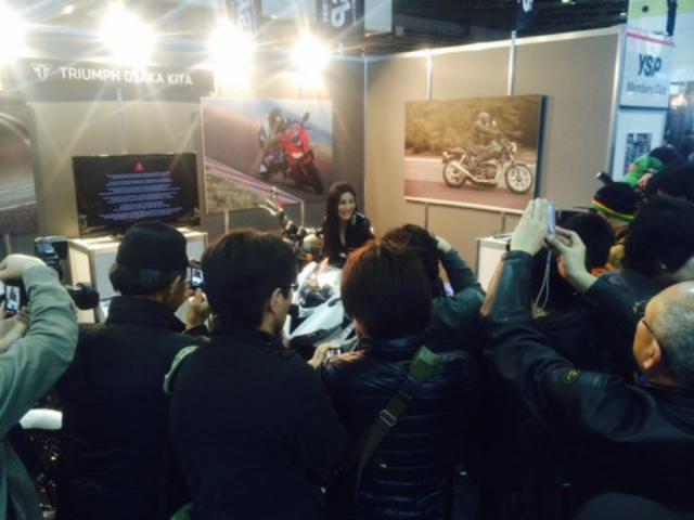 画像10: 大阪モーターサイクルショー2014、たっぷり満喫中!(福山理子)