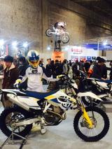 画像1: 福山理子の“いまさらモーターサイクルショー2014” (その10 ハスクバーナさん)