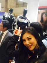 画像: ↑東京モーターサイクルショーの写真。 あたしが着ているこちらのクールなパーカーもTAICHIさんでございます。 http://pro.rs-taichi.com/product/RSJ301.html ライディングを終えた後の、普段遣いにもお勧め アウトドアシーンを思わせるカジュアルテイスト満載の防滴パーカです。 春から今、まさに、あたしも着てます