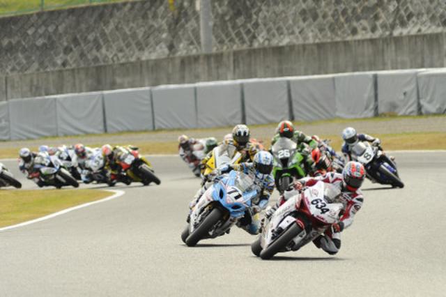 画像1: <全日本ロードレース>中須賀圧勝!4連覇達成!