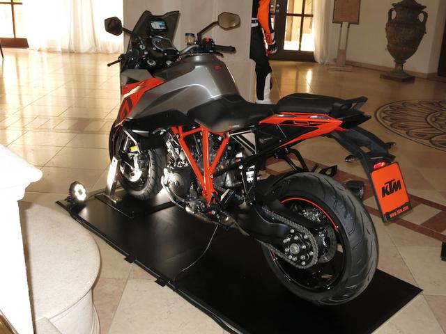 画像4: 「KTM 1290 SUPER DUKE GT」の国際試乗会に参加中!