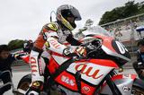 画像: 今年はホンダCBRのキットパーツ車で参戦の秋吉。雨ならガゼンこの男!