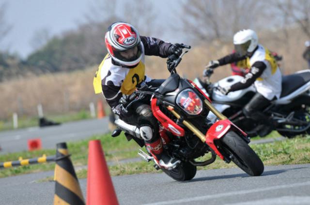 画像2: facebookで「DUNLOP オートバイ杯ジムカーナ開幕戦」の写真を公開中!