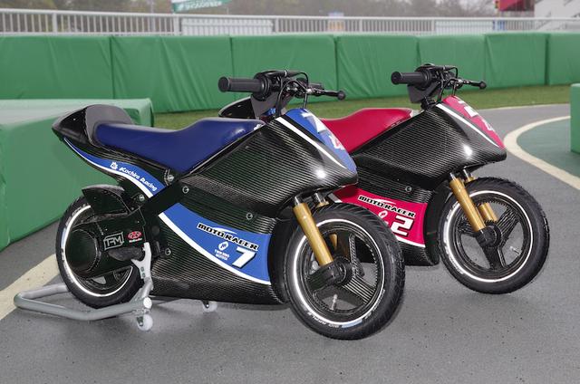 画像: カウルはもちろん、フレームもホイールもカーボンという、 まさかの高級仕様(1台の製作に120万円くらいかかるそうです…)。 最高速は15km/hとなっています。