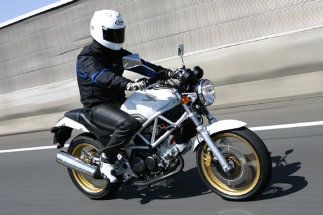 画像: <試乗ダイジェスト>HONDA VTR STYLE Ⅰ/Ⅱ(2009年)