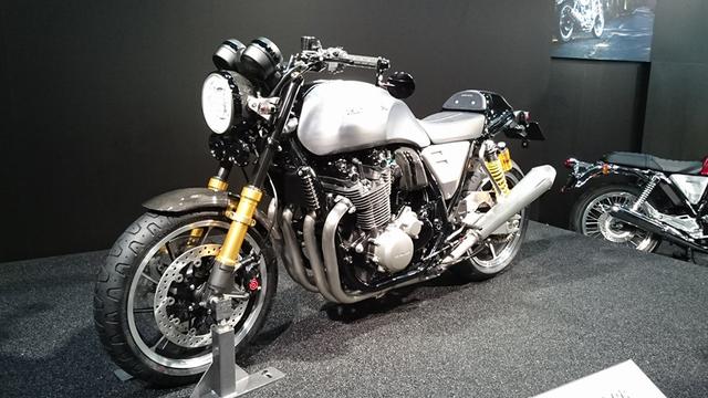 画像: 大阪モーターサイクルショー速報、まずはコンセプトCBタイプ2からご紹介します! 前後17インチを採用し、カフェスタイルが決まってます!