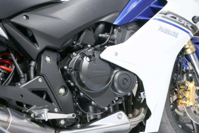 画像: スーパースポーツ・CBR600RR用のエンジンをベースに、低中速でのパワー重視にリファイン。最高出力は102PS。