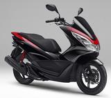 画像: HONDA PCX150 Special Edition(ポセイドンブラックメタリック) ■価格:37万1520円