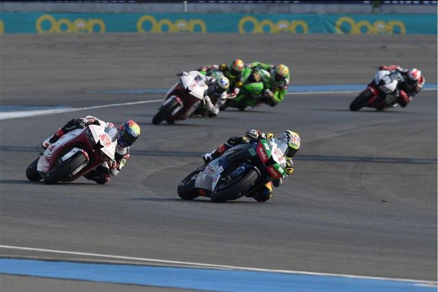 画像3: アジア選手権SS600クラスのレース1で初優勝!