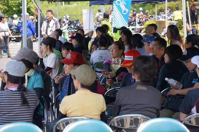 画像: バイクに乗ってて、女子だからこそ困ったことや、駐車場の問題やバイクについてみんなで話しあいました。