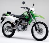 画像: K027 KAWASAKI KLX250/FINAL EDITION ■価格:55万4040円/56万4840円 1993年デビューのKLX250SRから発展してきた息の長いモデル。2008年にエンジンがFI化されるなどの大幅なリファインを受けることで、今も依然として優れたオフロード性能をキープしている。