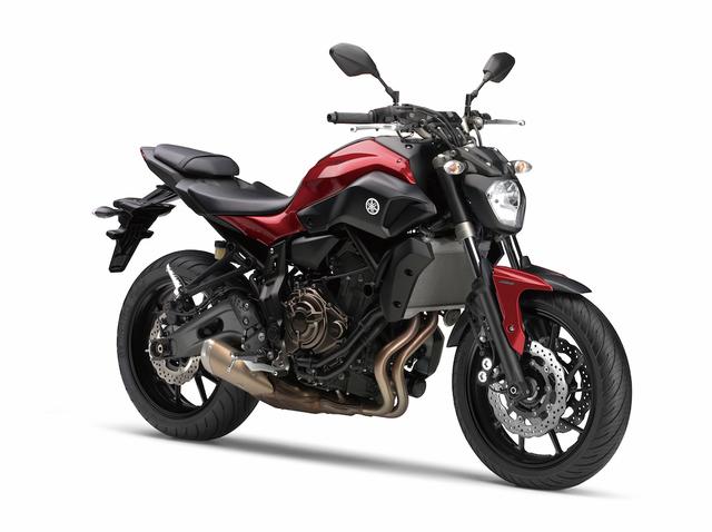 画像: Y018 YAMAHA MT-07 ■価格:69万9840円/ 74万9520円 軽量ボディとクロスプレーンコンセプトに基づくコンパクトな並列2気筒エンジンなど、独特のパッケージで実現した爽快な走りで一躍注目を浴びた新型ミドルスポーツ。ヤマハのデザインフィロソフィー“リファインド・ダイナミズム”を具現化した独特のスタイリングも特徴。
