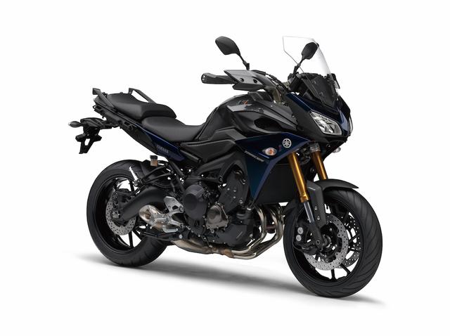 画像: Y015 YAMAHA MT-09 TRACER ■価格:104万7600円 MT-09のアドベンチャーツアラーバージョンとして生み出されたのがMT-09トレーサーだ。“Sport Multi Tool Bike”をコンセプトに、市街地での移動といった日常的な用途からロングツーリングまでの多用途を、快適にそしてスポーティにこなすことを目指して開発されている。