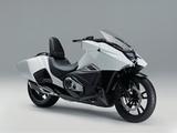 画像: H015 HONDA NM4-01/02 ■価格:102万600円(01)/118万2600円(02)※カラーオーダープラン2万1600円高 独自のスタイリングと、新感覚のライディングフィールはスーパースポーツともクルーザーとも一線を画する。独特なポジションと自動変速も可能な新型DCTを搭載。NM4-02はテール左右にユーティリティーボックスを装着。