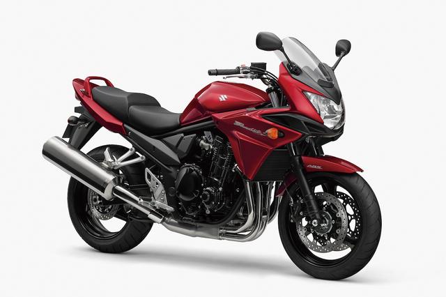 画像: S011 SUZUKI BANDIT1250S ABS ■価格:112万2400円 防風効果の高いハーフカウルと中低速トルク重視の水冷直4エンジンで、街乗りからワインディング、ロングツーリングまで、幅広いライダーのニーズに応える万能スポーツモデル。