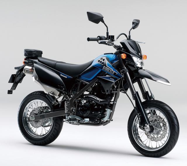 画像: K023 KAWASAKI TRACKER125 ■価格:36万9360円 125ccオフ・KLX125をベースに、専用設計の倒立フロントフォークに前後14インチホイール、前後ペタルディスクでモタード化。コンパクトさを活かして街中を軽快に駆け抜ける。