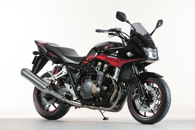 画像: H003 HONDA CB1300 SUPER BOL D'OR ■価格:139万1040円〜150万768円 ホンダのフラッグシップスポーツとなるCB1300スーパーボルドール。受注期間限定販売となるスペシャルエディションは、漆黒を表現したグラファイトブラックに、浮かび上がるようなキャンディアルカディアンレッドのグラフィックを配置する。