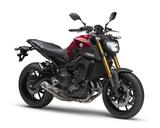 画像: Y017 YAMAHA MT-09/ABS ■価格:84万9960円/91万5840(ABS) シンプルさを極めた独特のスタイリングに、軽快なハンドリングと豪快な動力性能を兼ね備えた個性的なネイキッドスポーツとして、発売以来注目を集め続けているのがMT-09だ。2016年モデルでは、ABSを装備するモデルであるMT-09Aにトラクションコントロールが新たに搭載された。