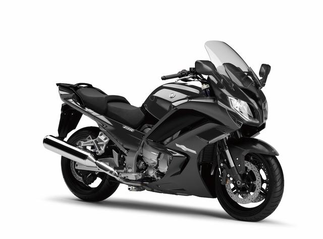 画像: Y013 YAMAHA FJR1300AS/A ■価格:178万2000円/145万8000円 ハイウェイやワインディングを快適に、スポーティにこなせるGTツアラーとして高く評価されているモデル。ASはYCC-Sの採用により、ボタン操作だけでの変速が可能となってさらに快適さがアップ。