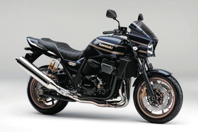 画像: K013 KAWASAKI ZRX1200 DAEG/SPL ■価格:117万2880円/131万7600円(SPL) 国内専用に開発されたネイキッドスポーツ。常用域のレスポンスに優れ最高出力110PSを発揮するエンジンをオーソドックスな車体に搭載。ローソンレプリカのスタイルを現代的にアレンジしたスタイルも人気。
