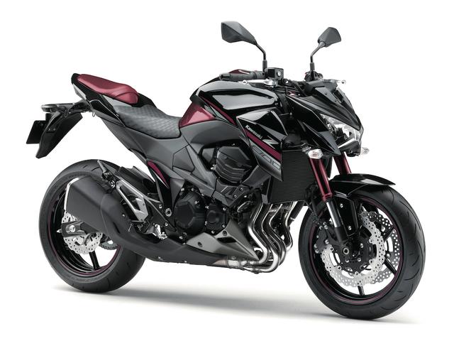 画像: K005 KAWASAKI Z800 ■価格:91万8000円 「獰猛さ」がテーマのスタイリングはZ1000とも異なるアグレッシブさ。強力な低中回転域のトルクによって日常領域での扱いやすさを実現しながら、最終減速比をショート方向に振ることで豪快な加速性能も備える。