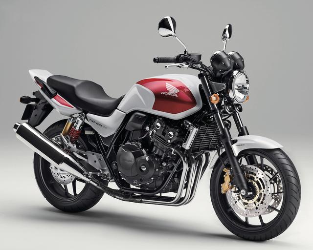 画像: H022 HONDA CB400SF/ABS/E PACKAGE/SE ■価格:76万1400円〜79万3800円/81万2160円〜84万4560円 (ABS)/88万200円〜91万2600円 (Eパッケージ)/86万760円(SE) 約四半世紀にわたり圧倒的な人気を誇る定番モデル。素直なハンドリング、力強いハイパーVTECエンジンによる動力性能など、スポーツバイクとしての総合バランスの高さが魅力。EパッケージはETCとグリップヒーターを標準装備。